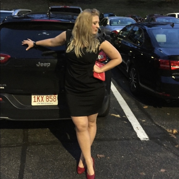 Little black dress perfect for NYE, weddings or any formal event! - Picture 2 of 4